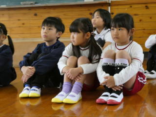 �������w�Z�Ƃ̌𗬊w�K