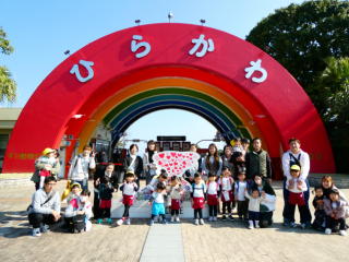 �e�q����