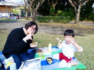 �e�q����